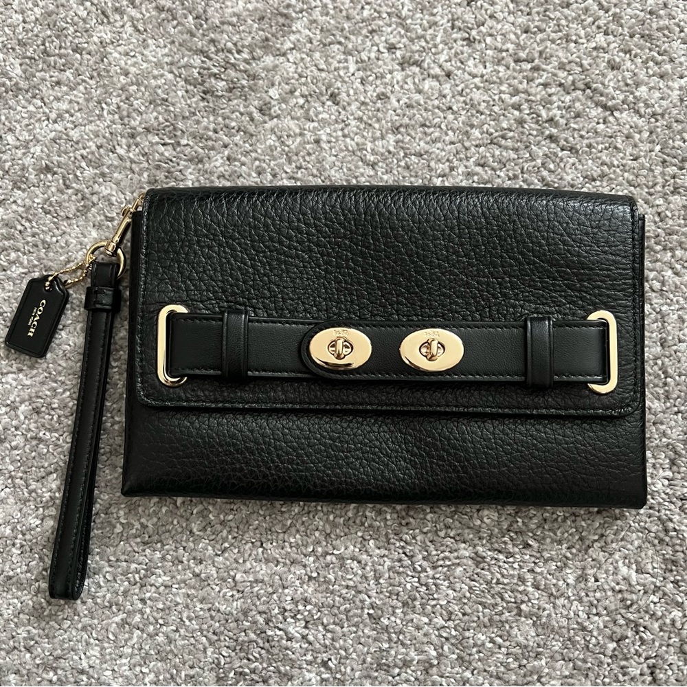 Coach large size wristlet wallet NWT black leather